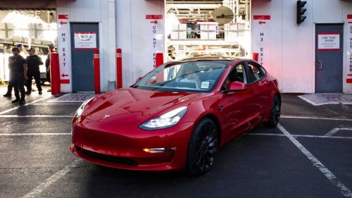 This Ex-Rental Tesla's Battery Was Heavily Degraded. Then The Decline Slowed