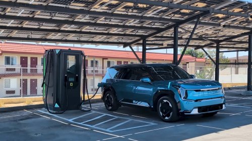 This EV Charging Station On Route 66 Is Off-Grid And Cheaper Than The Competition