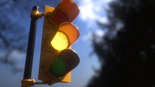 What To Do When You Encounter Flashing Or Solid Yellow Traffic Lights