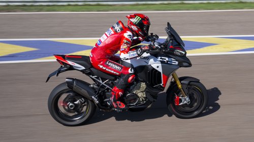 These 5 Touring Motorcycles Easily Keep Up With Sport Bikes