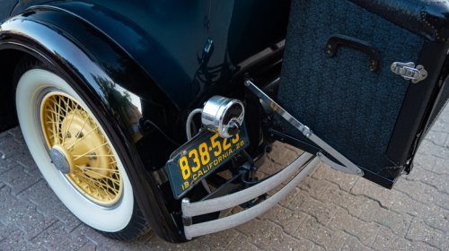 Before License Plates Were Standardized, People Had To Get Creative