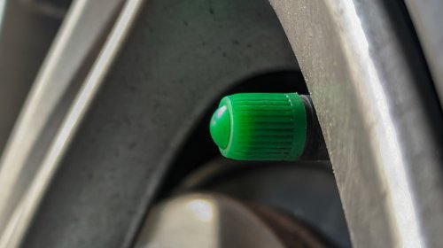 What Does A Green Cap On A Car Tire Valve Mean?