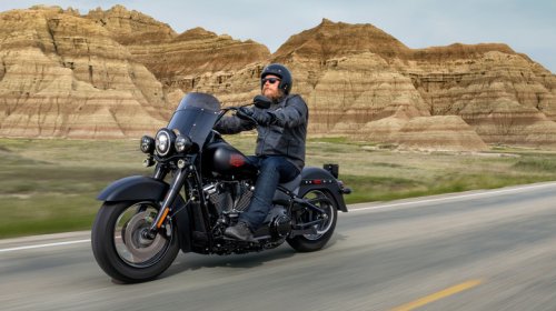 Harley-Davidson's New 'Stripped-Down' Deadwood Is An $18,000 Tourer With No Bags