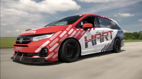 The 'Coolest Thing Made In Alabama' Is Officially A Honda Odyssey Race Car