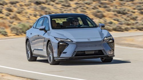 Tested: The Lexus ES350e EV Is a Commuting All-Star