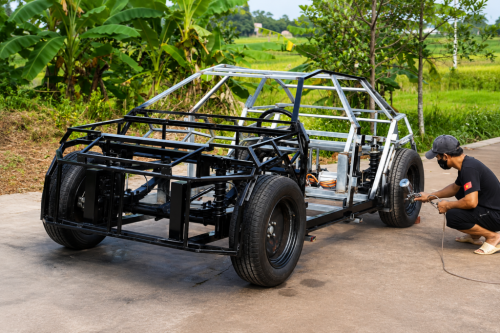 YouTuber Builds a Fully Functional Wooden Lamborghini Worthy of CR7’s Garage