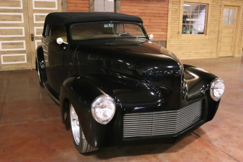 This Hot-Rodded 1941 Studebaker Champion Phaeton Hides a Chevy 350 Under Loewy-Era Curves