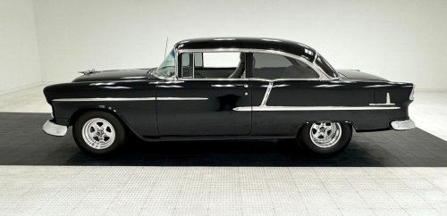 This Restomod 1955 Chevrolet Bel Air Hides A PlayStation 2 Under The Seat
