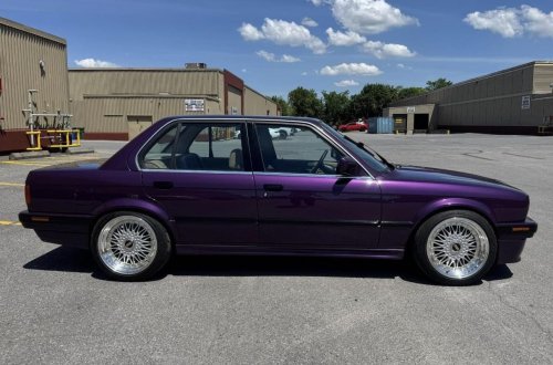 Twilight Purple S52-Swapped 1991 BMW 318i Is a Winter-Built E30 Sleeper