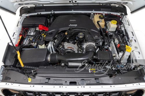 Barrett-Jackson Is Selling a 2020 Jeep Gladiator Custom 6x6 Built by Maxximum Industries