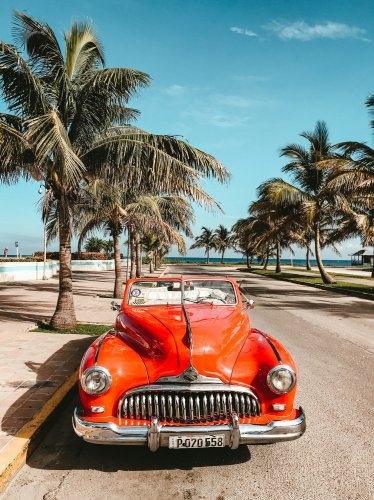 Convertible vs. Coupe: Which Holds Value Better in the Collector Market