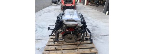 A Wrecked Charger Jailbreak Left Behind This 807-HP Hellcat Redeye V8 — And It's Up For Grabs