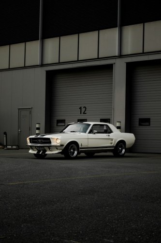 Restomod vs. Original: Which Classic Car Build Is Right for You?