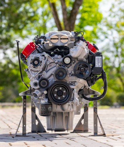 Ilmor-Built 625-HP Viper V10 Crate Engine Is Headed To Mecum