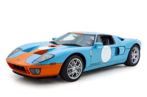 This 8-Mile 2006 Ford GT Heritage Edition Is a Time Capsule on Bring a Trailer