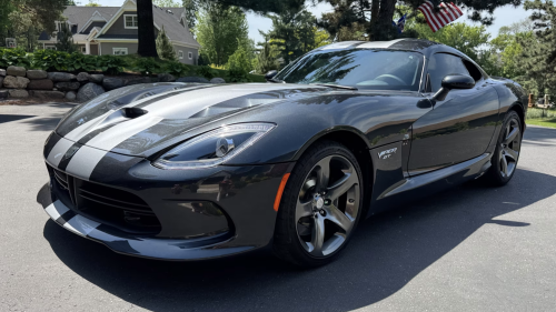 This 543-Mile 2017 Dodge Viper GTC Shows How Final-Year Rarity Really Works