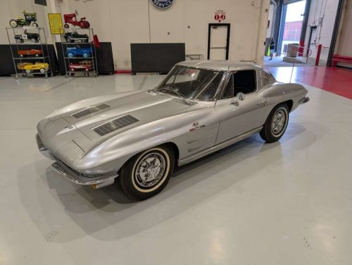 1963 Chevrolet Corvette Split-Window Coupe Crosses the Block at GAA