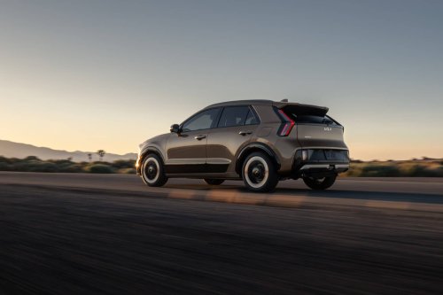The 2027 Kia Niro Drops Its EV Option And Goes Back To Basics