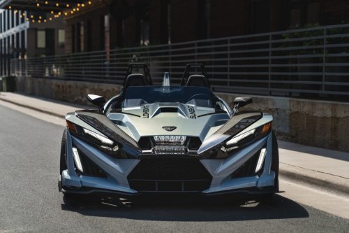 Polaris Slingshot’s 2026 Signature Edition Is a Color-Shifting, 204-HP 3-Wheeler