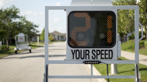 Those Electronic Speed Limit Signs Can See How Fast You're Going Without A Camera: Here's How