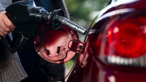 Topping Off Your Gas Tank Is A Huge Mistake - Here's Why