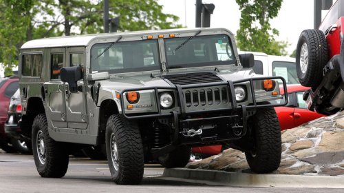 Humvee Vs Hummer: What's The Difference?