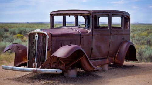 Why Did Studebaker Stop Making Cars?