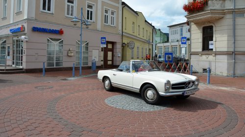 The Classic Mercedes Convertible That Symbolized '60s Cool