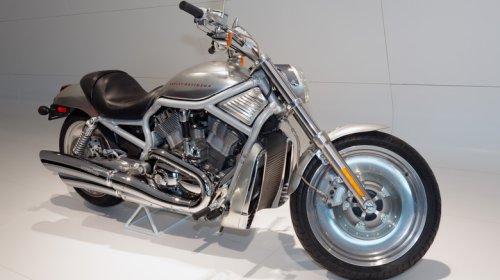 What's The Difference Between Harley-Davidson Evolution & Revolution Big Twin Engines?