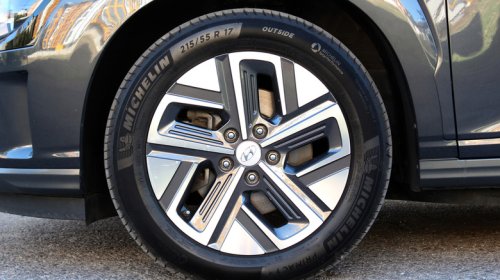 What Are The Benefits Of Using Alloy Wheels Over Steel?