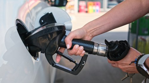 How Russians Are Modding Their Cars To Run Without Gasoline During Fuel Shortage