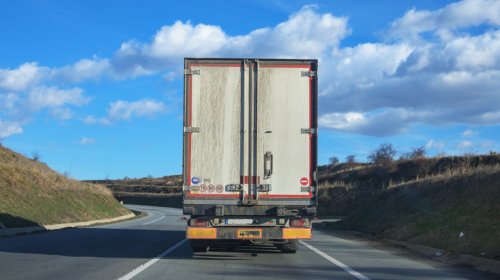 Why Do Trucks In Europe Have Multiple Speed Limit Stickers On The Back?
