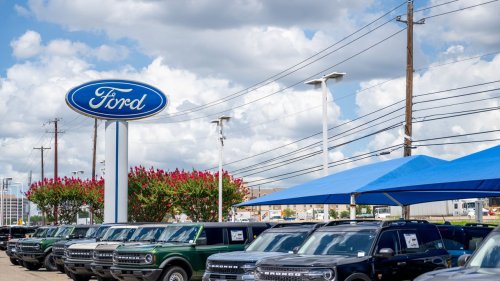 Ford recalls 548,000 Expedition SUVs over chrome console defect