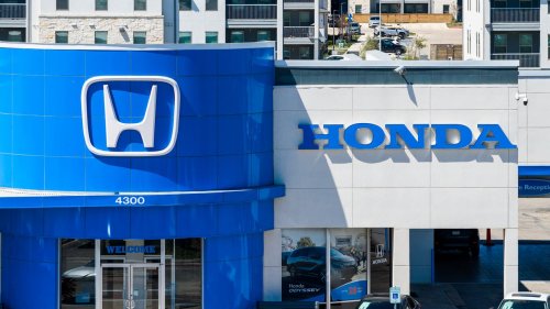 Honda recalls 325,000 Odyssey minivans over backup camera failure