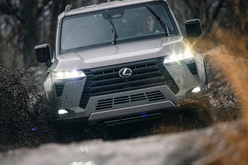 Lexus Executive in Australia All But Confirms a Hybrid GX 550h Is Coming Very Soon