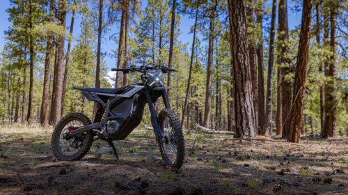 The Segway Xaber 300 Might Be The Best Beginner Dirt Bike. Here's How I Taught My Girlfriend How to Ride