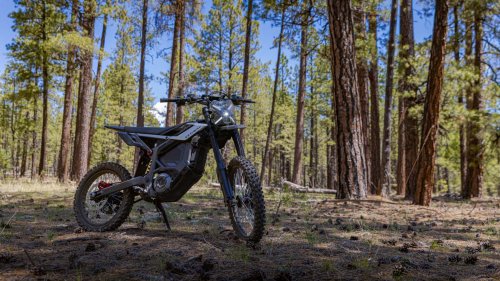 The Segway Xaber 300 Might Be The Best Beginner Dirt Bike. Here's How I Taught My Girlfriend How to Ride