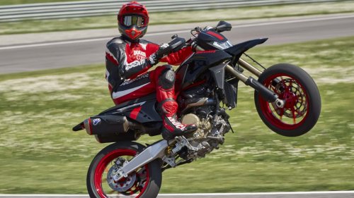 Ducati’s New Blacked Out Hypermotard Looks Like A Super(Moto) Villain