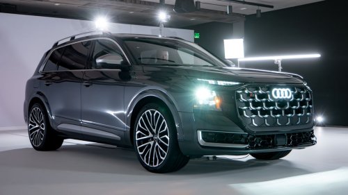 I just saw the upcoming 2027 Audi Q9 and SQ9 — and they project turn signals onto the road