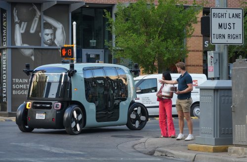 Zoox clears final federal hurdle to launch paid robotaxi service