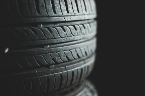 Tire Thieves Have Decided Ford Trucks Are an All-You-Can-Steal Buffet