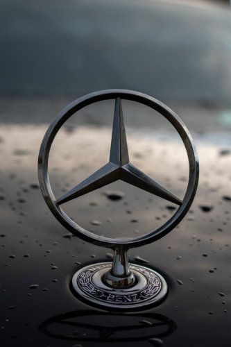 Mercedes Recalled 310,000 Cars Over a Rollaway Risk, and the Parking Brake Was Never the Problem