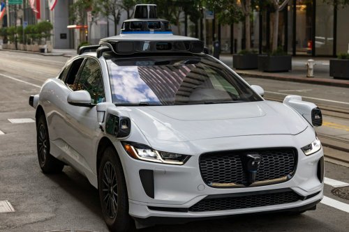 A Zoox Robotaxi Drove Blind Into a Wall of Smoke at a Fire Scene. A Human Had to Rescue It