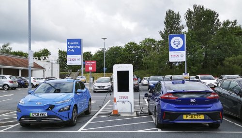 UK hits major milestone as electric vehicles capture nearly 30% of new car sales
