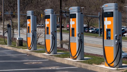 New data shows America's EV fast-charging network is reliably growing