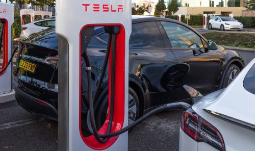 Driver opens Tesla app at packed Supercharger station to discover new feature that even non-Tesla owners can use