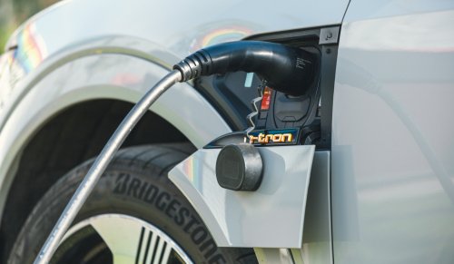 EV driver says car costs nearly 8x less per mile than gas — even without home charging