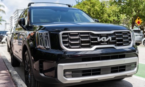 Kia recalls more than 6,000 Tellurides after finding driver seat belts can lock and fail to extend