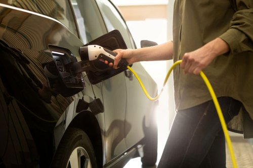 Washington driver compares $5.35 gas to nighttime charging under $1 — the EV math gets hard to ignore