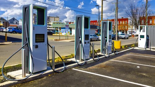 US public EV charging ports jump 79% in a year, topping 250,000 nationwide